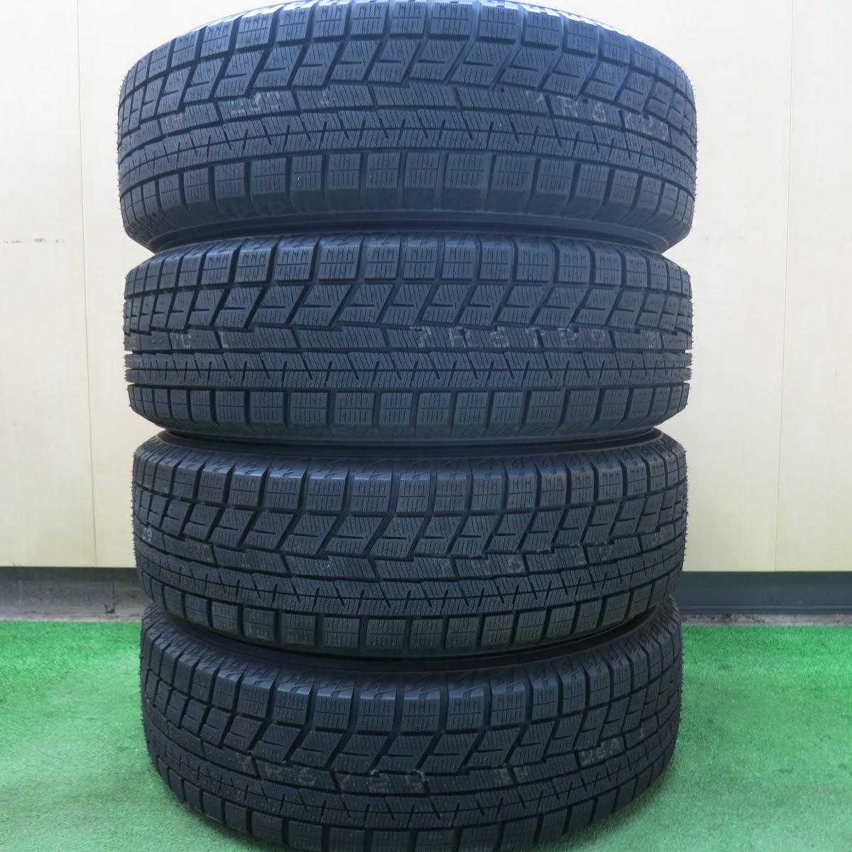 [送料無料]未使用！20年★ライズ ロッキー等 195/60R17 KOSEI QRASIZ VS6 スタッドレス ヨコハマ アイスガード iG60 クレイシズ 17インチ PCD100/4H★3060902ヒス