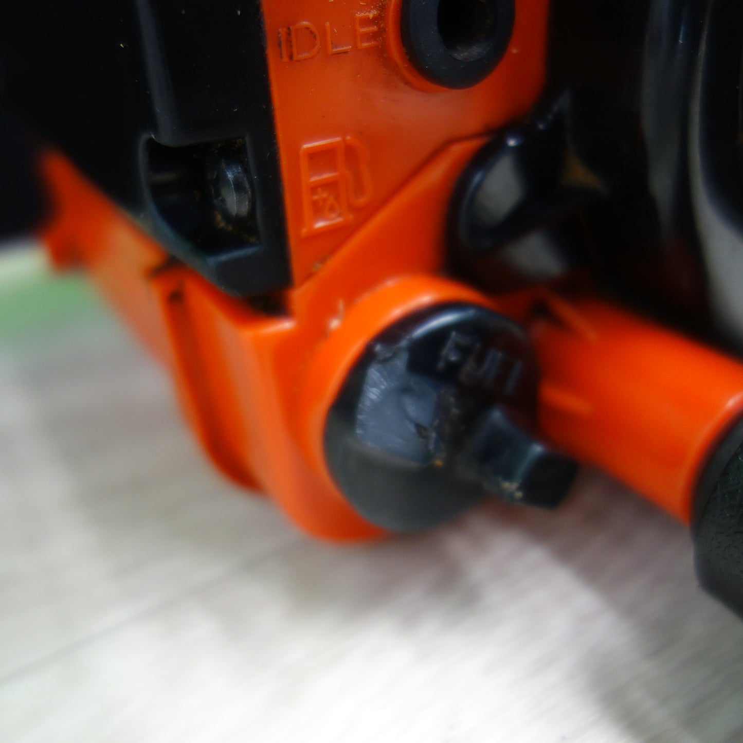 [送料無料] ☆Tanaka タナカ エンジン チェーンソー ECS-3309 切断機 木工☆