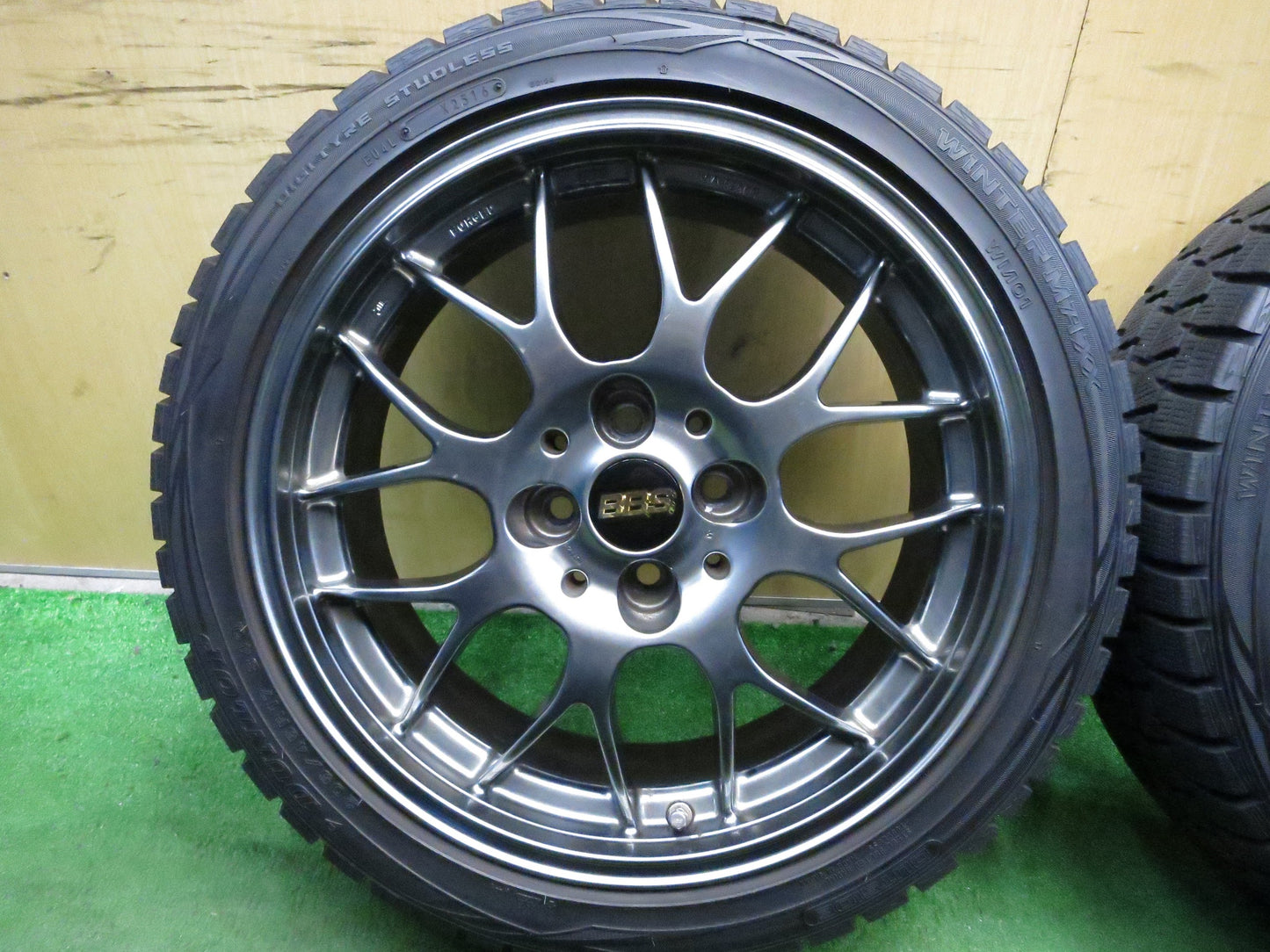 [送料無料]バリ溝！キレイ！9.5分★スタッドレス 205/45R17 BBS RG712H 鍛造 ダンロップ ウインターマックス WM01 17インチ PCD100/4H★3020111Hス