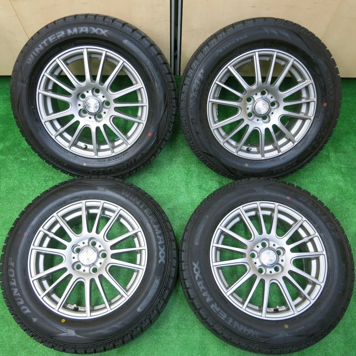 [送料無料]バリ溝！22年！キレイ！ほぼ10分★プリウス 等 195/65R15 スタッドレス ダンロップ ウインターマックス WM02 ravrion selzer PCD100/5H★3110902イス