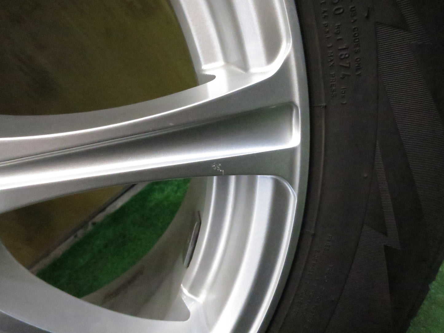 [送料無料]バリ溝！19年！キレイ！8.5分★スタッドレス 225/65R17 ピレリ アイスアシンメトリコ プラス JOKER ジョーカー 17インチ PCD114.3/5H★3021405Hス