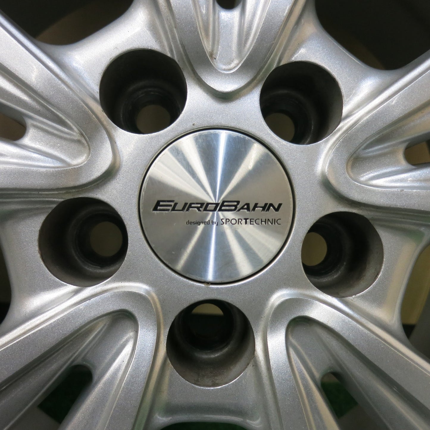 [送料無料]バリ溝！9分★スタッドレス EUROBAHN SPORT TECHNIC185/60R15 ブリヂストン ブリザック VRX2 スポーツテクニック 15インチ PCD100/5H★3040702ヒス