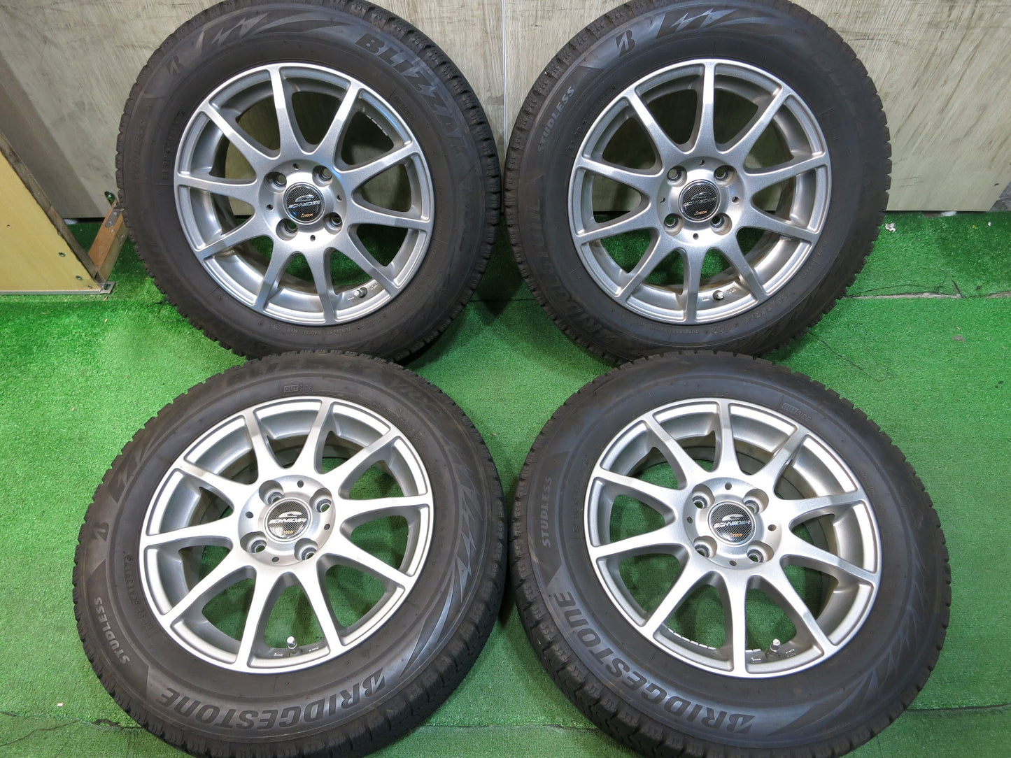 [送料無料]キレイ★スタッドレス 175/65R14 ブリヂストン ブリザック VRX2 SCHNEIDER ATECH シュナイダー 14インチ PCD100/4H★2110210Hス