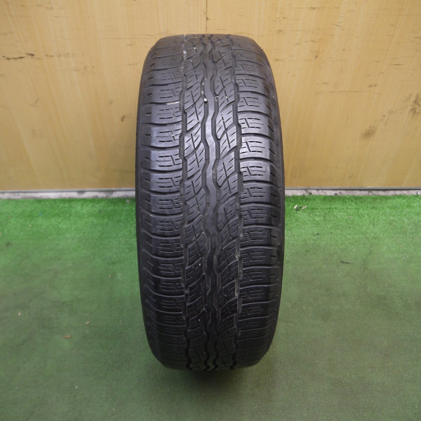 *送料無料*バリ溝！キレイ！8.5分★トヨタ 60系 ハリアー 純正 235/55R18 ブリヂストン デューラー H/T 687 18インチ PCD114.3/5H★3122608Hノ