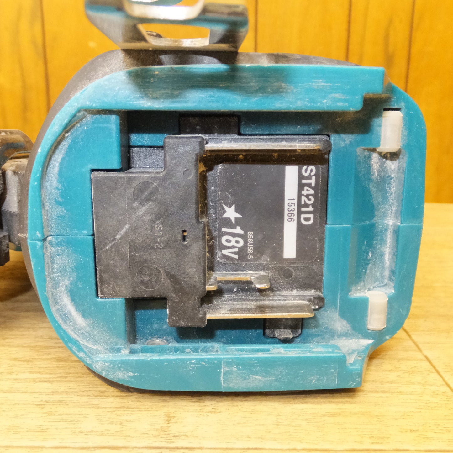 [送料無料]ジャンク★マキタ makita 充電式タッカ ST421DZK 18V★