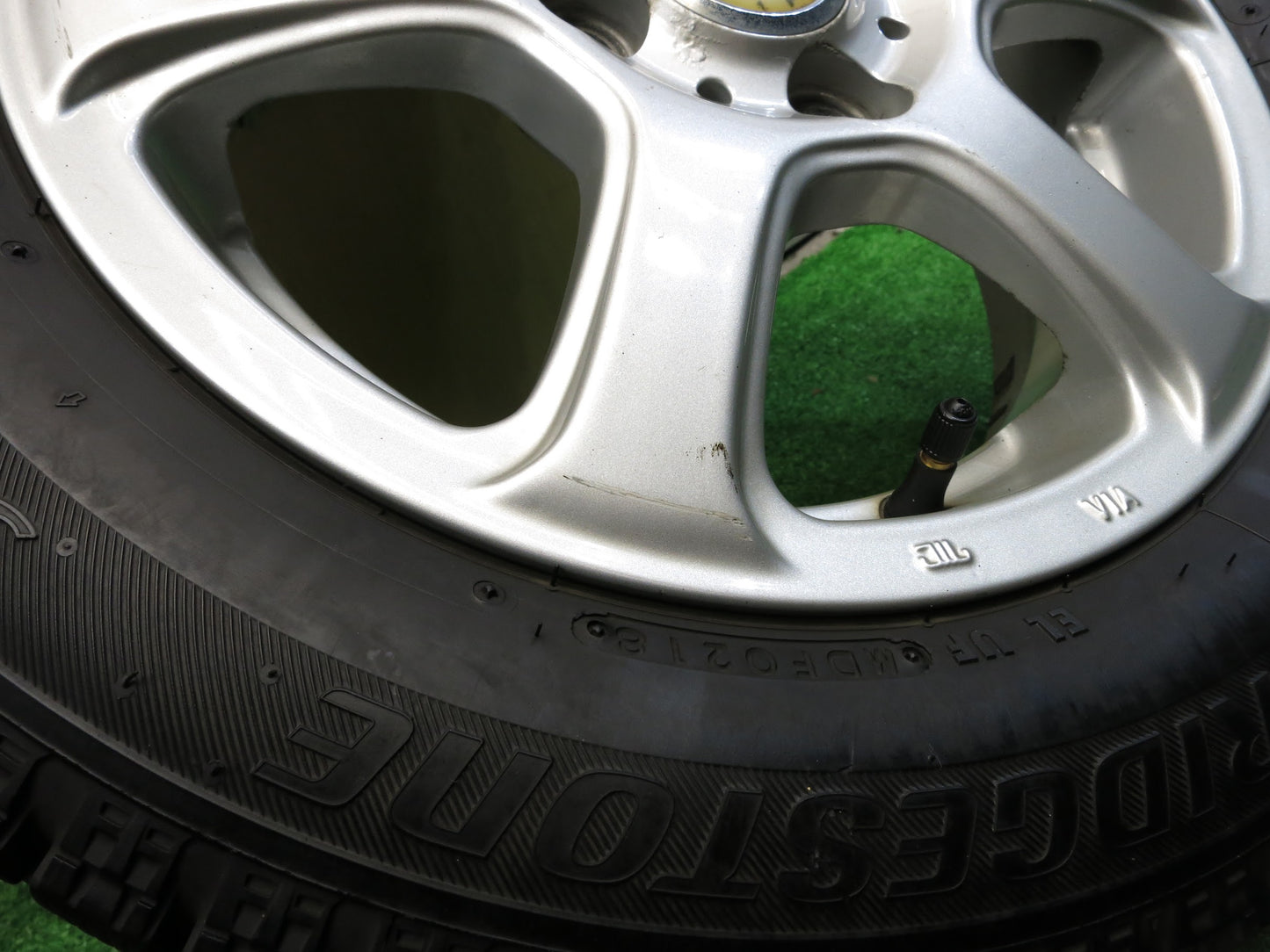 [送料無料]バリ溝！18年！8.5分★スタッドレス 155/65R13 ブリヂストン ブリザック VRX RANBROS 社外 アルミ 13インチ PCD100/4H★2111402Hス