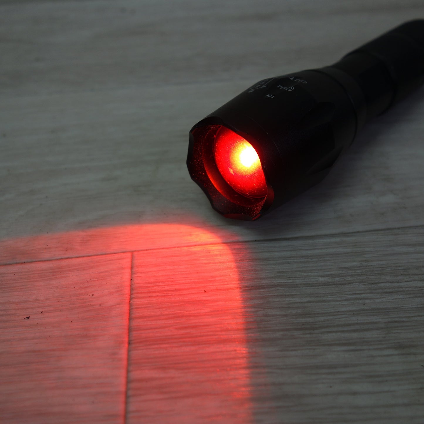 [送料無料] セット☆GOODGOODS LED 懐中電灯 クランプ付き 投光器 TZ51 赤 緑 グッドグッズ☆