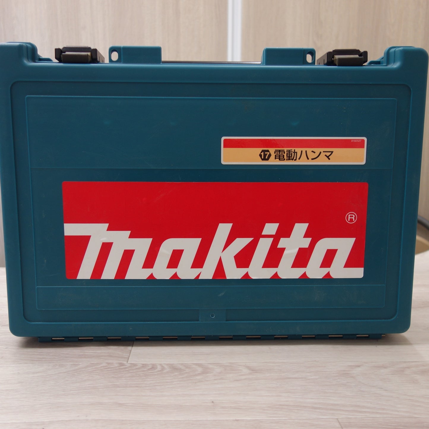 [送料無料] キレイ！付属品付き☆マキタ 電動 ハンマー HM0830 電動 工具 はつり ハツリ☆