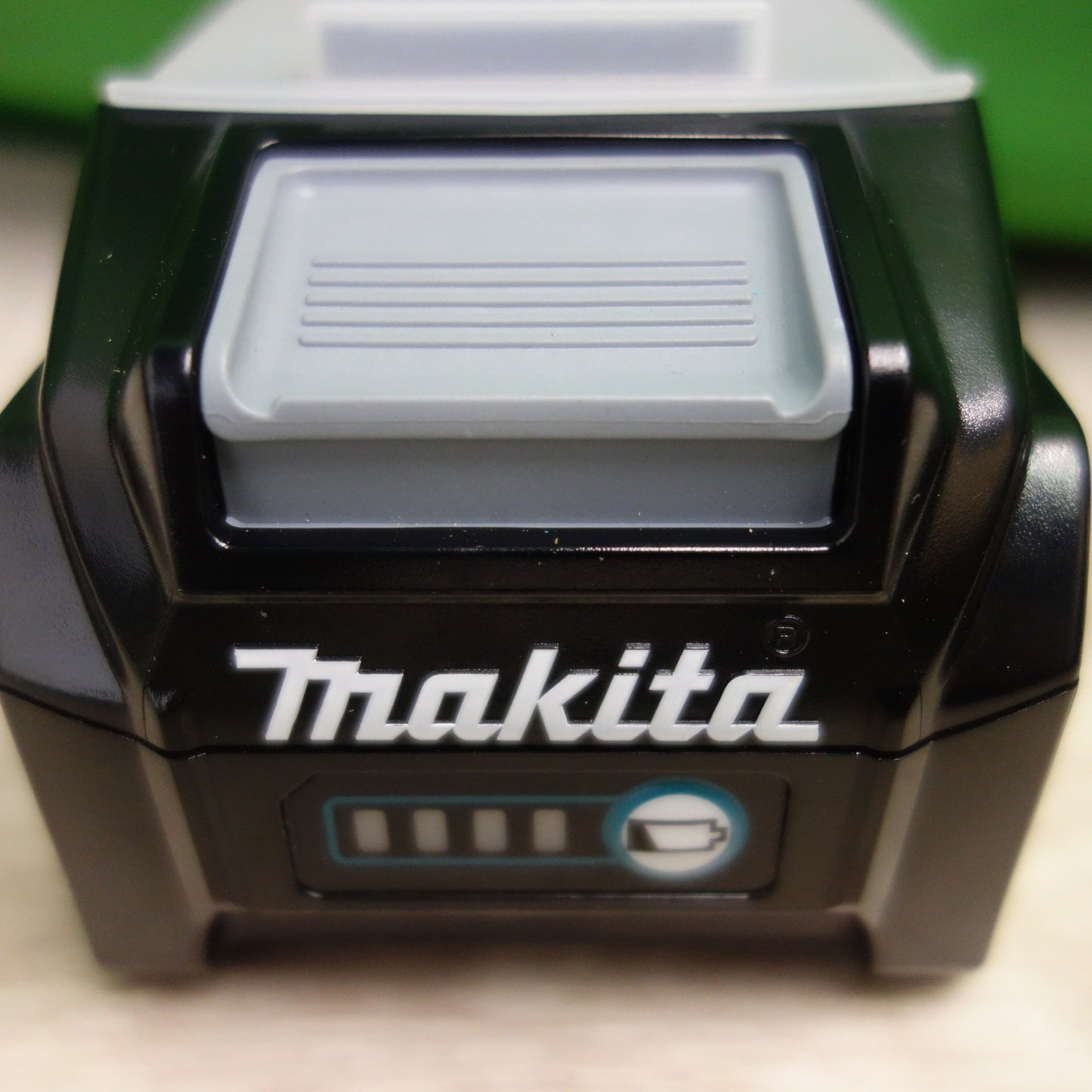 [送料無料] 美品☆マキタ リチウム イオン バッテリー BL4040 XGT 40V max Li-ion 4.0Ah☆