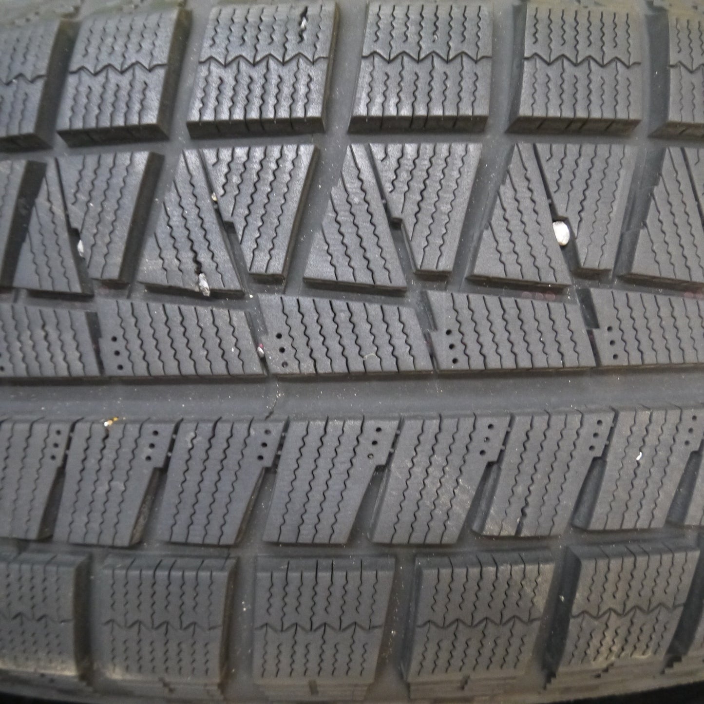 *送料無料*バリ溝！9.5分以上★スタッドレス 215/60R17 ブリヂストン アイスパートナー2 タイヤ 17インチ アルファード ヴェルファイア等★4010507Hスタ