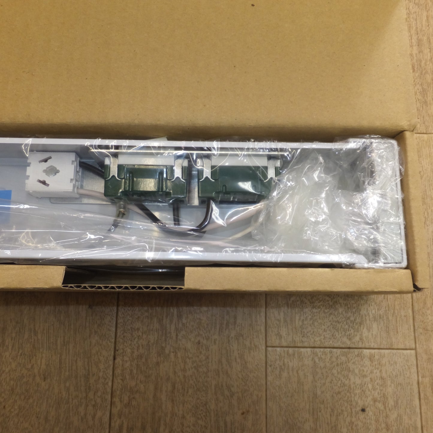 [送料無料]未使用★パナソニック Panasonic LEDキッチンライト LGB85030 LE1 LED 昼白色 1台入★