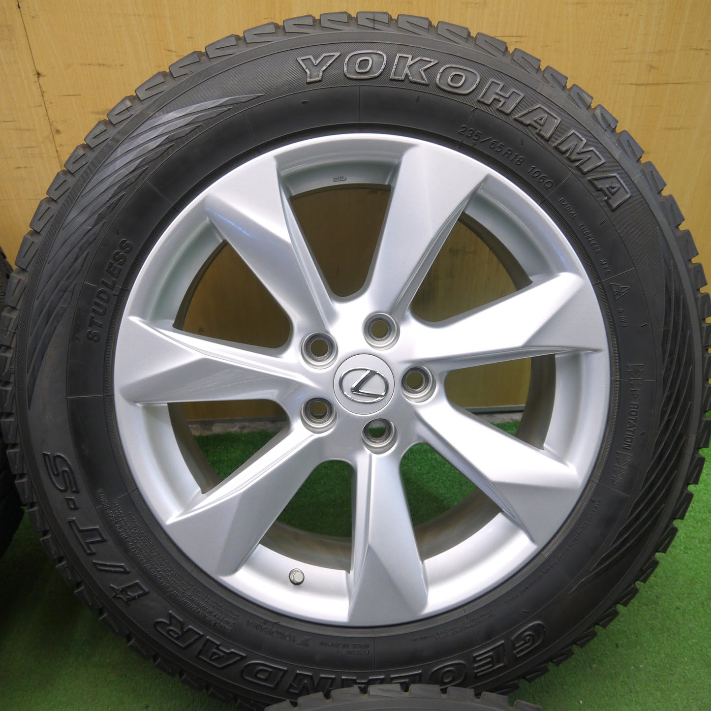 [送料無料]バリ溝！キレイ！9分★20系 レクサス RX 純正 235/65R18 スタッドレス ヨコハマ ジオランダー i/T-S 18インチ PCD114.3/5H★3031401クス