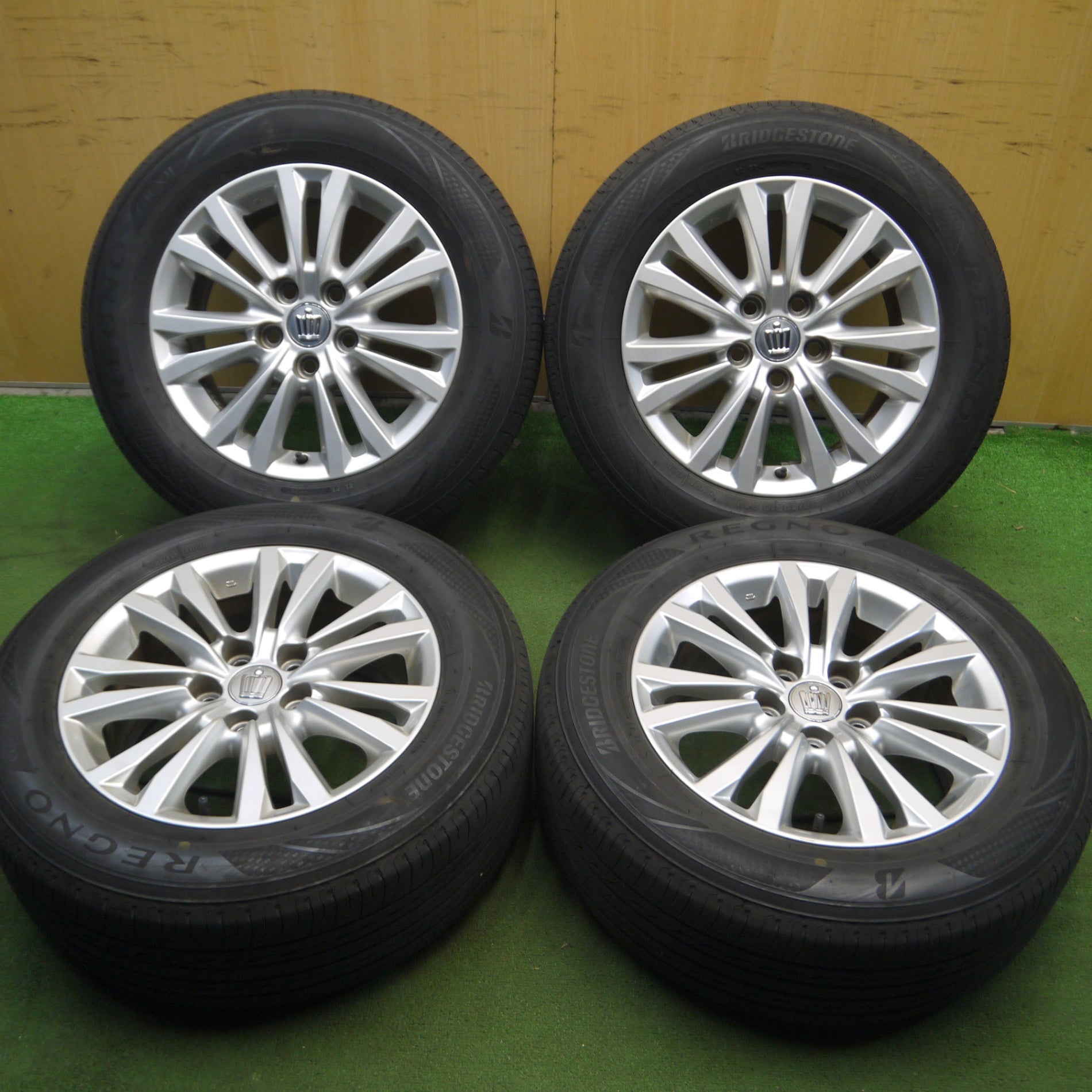 送料無料* キレイ☆トヨタ 210系 クラウン ロイヤル 純正 215/60R16