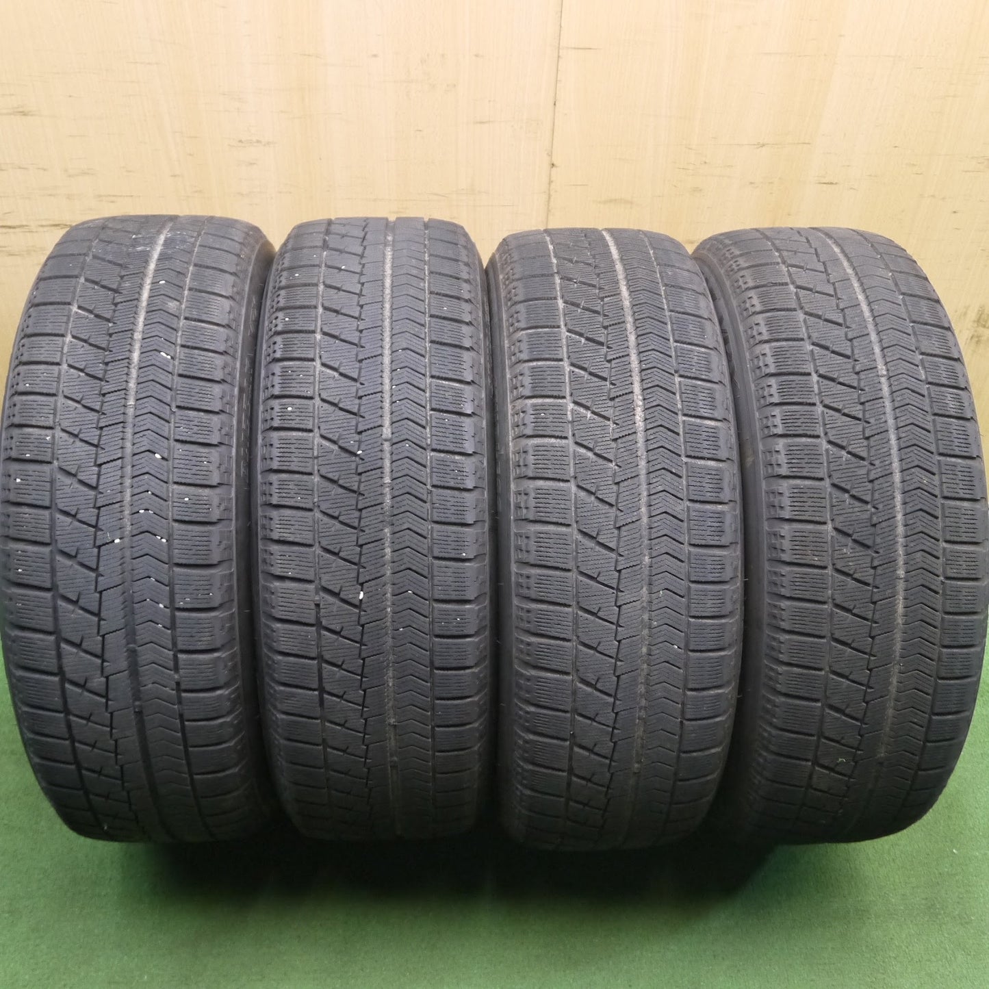 [送料無料]キレイ！19年★スタッドレス 215/60R17 ブリヂストン ブリヂストン VRX Exceeder HOT STUFF エクシーダー 17インチ PCD114.3/5H★3071703クス