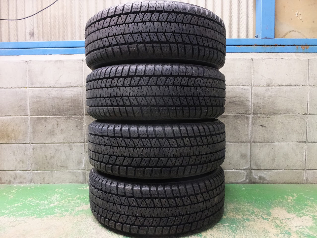 [送料無料]未使用！19年製★ベンツ GLC 純正 オプション AMG 235/55R19 スタッドレス ブリヂストン ブリザック DM-V3 19インチ PCD112/5H★