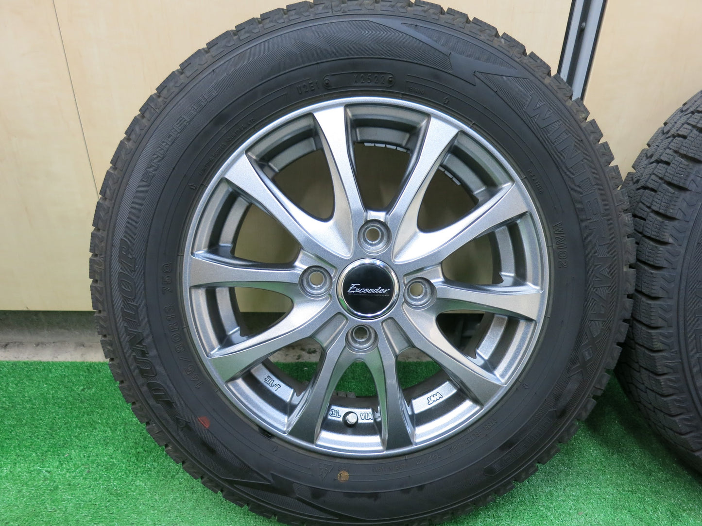 [送料無料]バリ溝！22年！綺麗！ほぼ10分★スタッドレス 145/80R13 ダンロップ ウインターマックス WM02 Exceeder エクシーダー 13インチ PCD100/4H★3031003ヒス