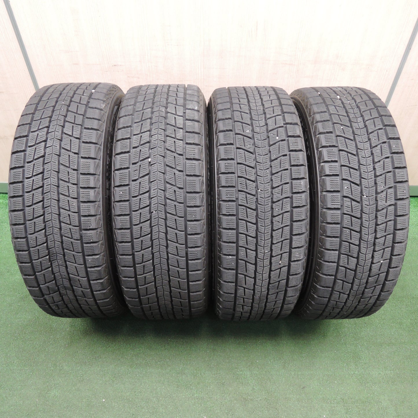 *送料無料* バリ溝！キレイ！9.5分★スタッドレス 225/55R18 ダンロップ ウインターマックス SJ8 RiZLEY ライツレー 18インチ PCD114.3/5H★4022202TNス