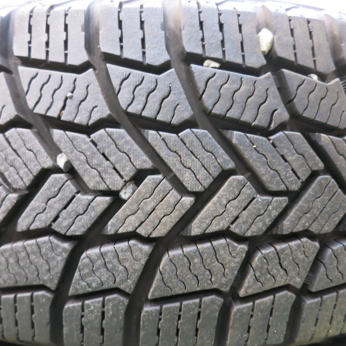 [送料無料]バリ溝！22年！9.5分以上★スタッドレス 175/65R15 ミシュラン X-ICE SNOW NIRVANA NV ニルバーナ ニルヴァーナ 15インチ PCD100/4H★3042502ヒス