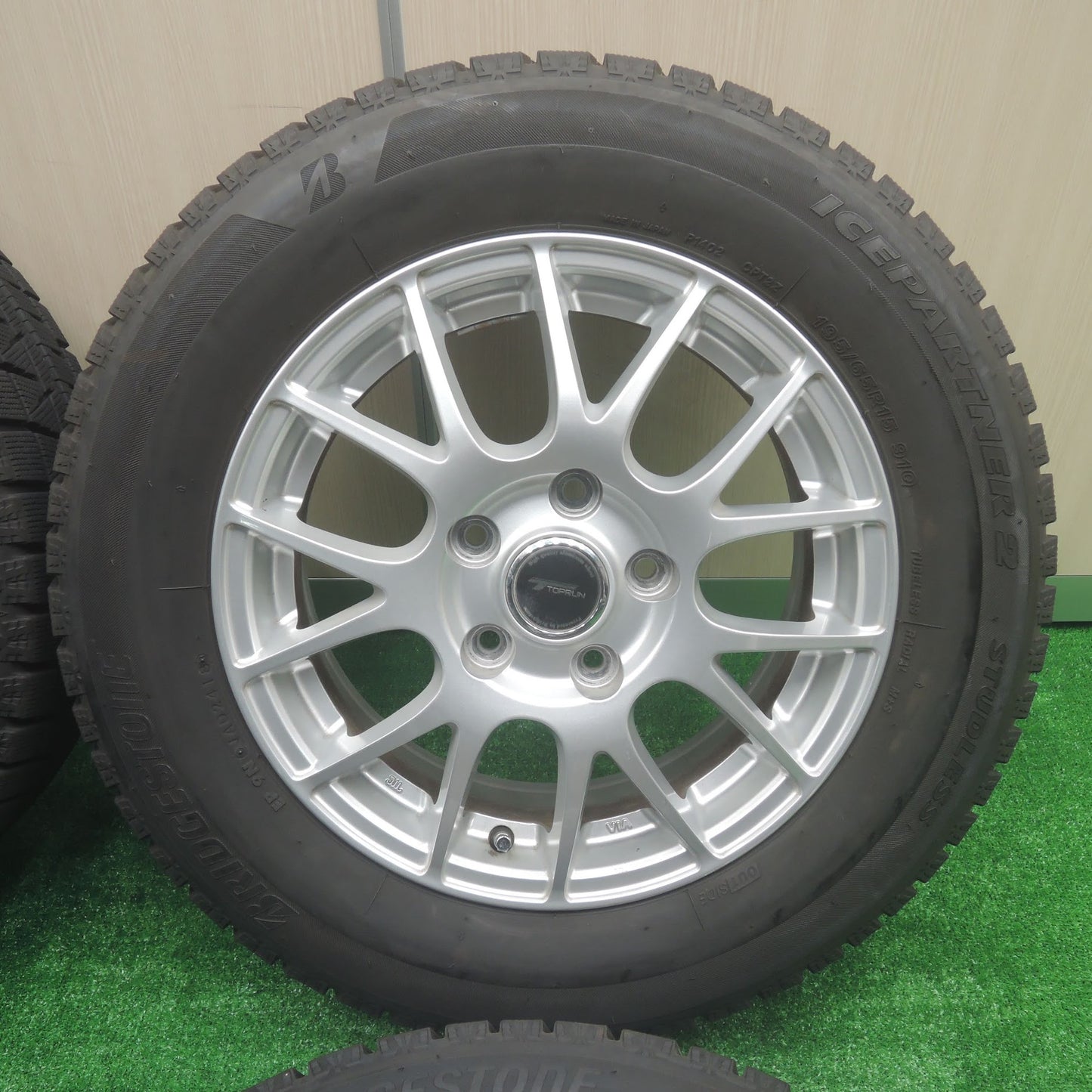 [送料無料]バリ溝！キレイ！9.5分★スタッドレス 195/65R15 ブリヂストン アイスパートナー2 TOPRUN トップラン 15インチ PCD114.3/5H★3071001SYス