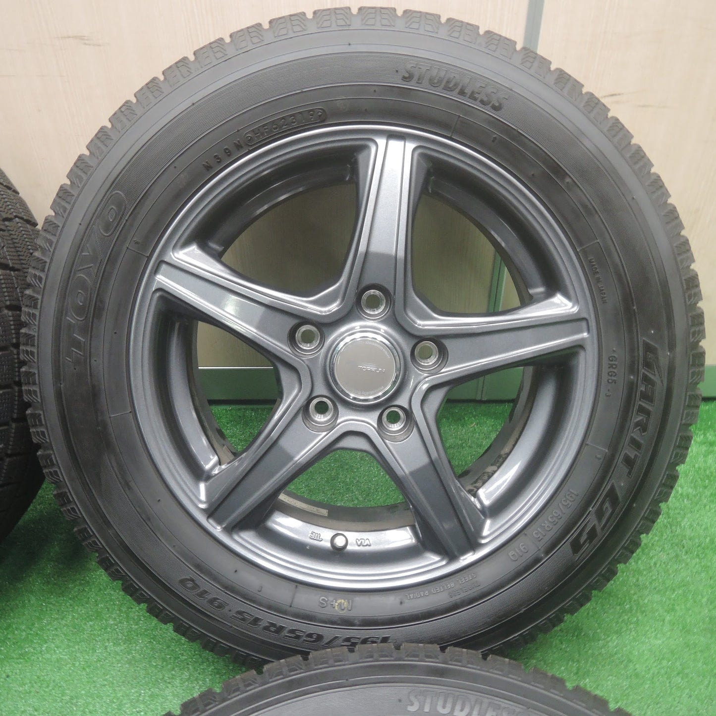 [送料無料]バリ溝！19年！キレイ！9.5分★スタッドレス 195/65R15 トーヨー ガリット G5 TOPRUN トップラン 15インチ PCD114.3/5H★3090805SYス