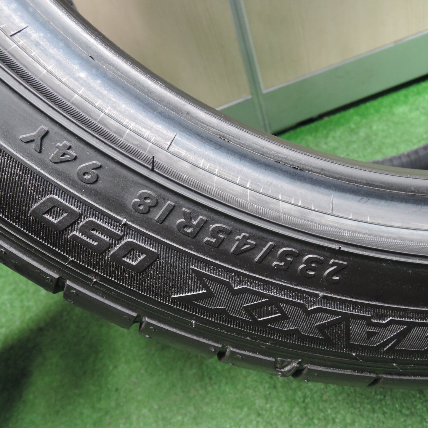 *送料無料*新車外し！23年★235/45R18 ダンロップ SPスポーツマックス 050 タイヤ 18インチ マークX カムリ レクサス 等★3120903HAノタ