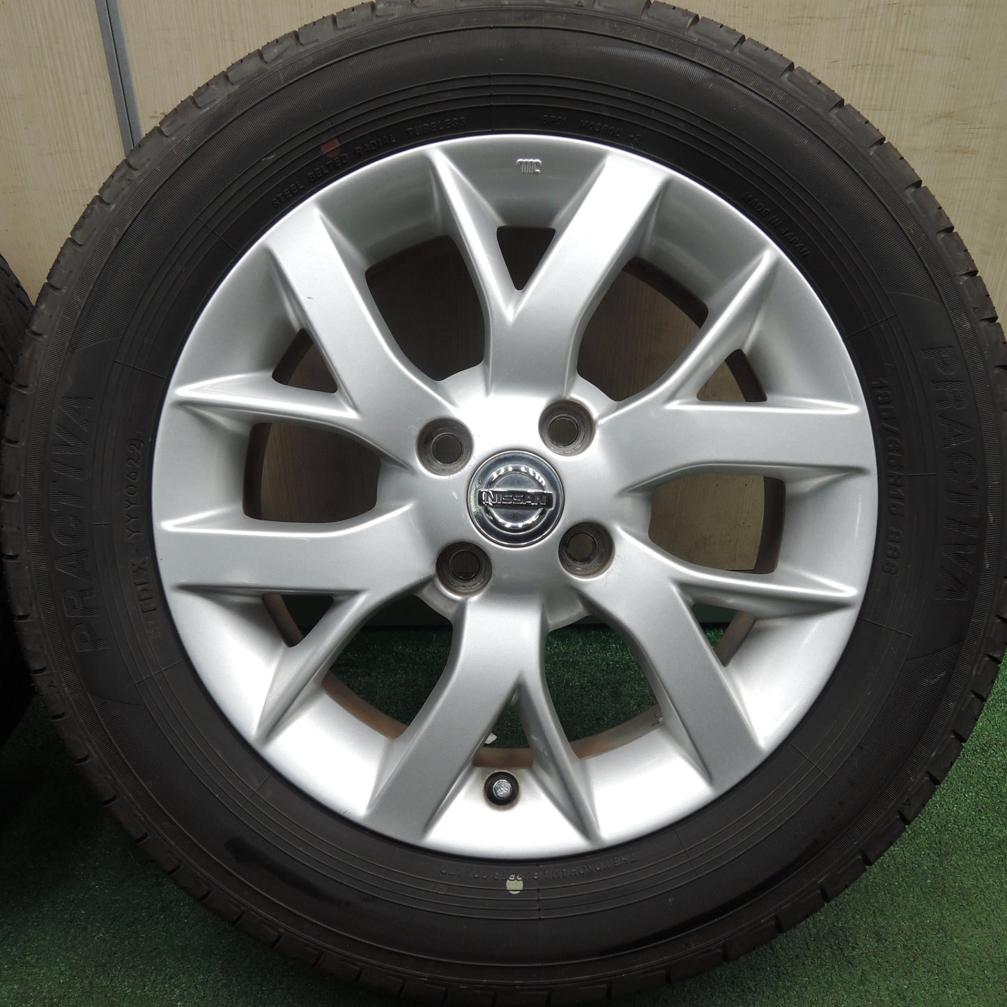 *送料無料* バリ溝！22年！9.5分★日産 E12 ノート 純正 185/65R15 プラクティバ PRACTIVA 15インチ PCD100/4H★4022302HAノ