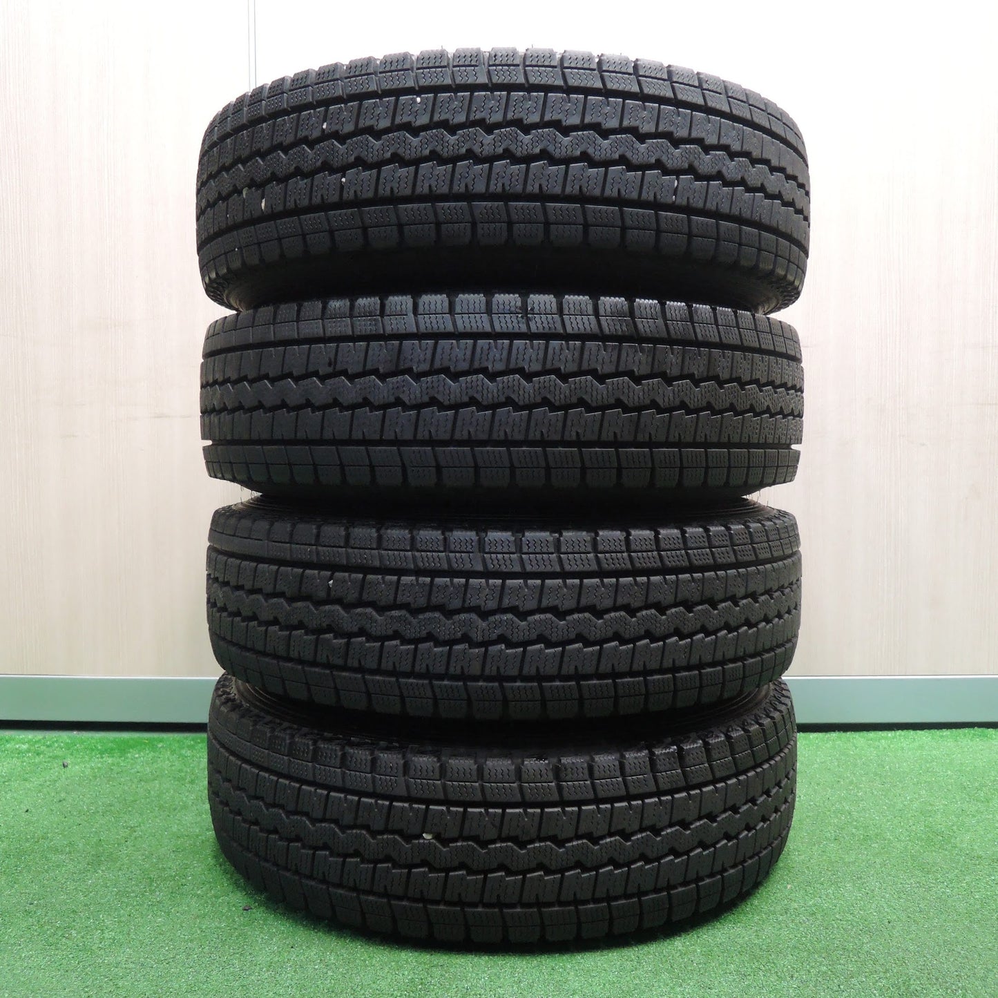 [送料無料]バリ溝！9.5分★スタッドレス 165R13 8PR ダンロップ ウインターマックス SV01 WAREN HOT STUFF ヴァーレン 13インチ PCD114.3/5H★3092402NJス