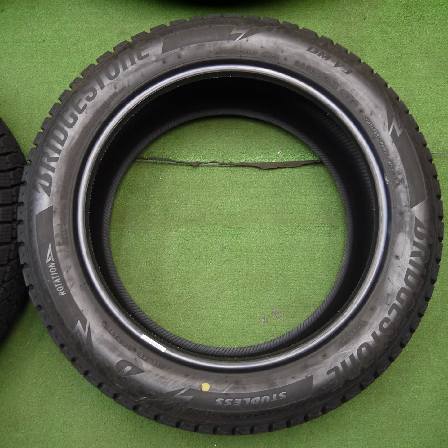 [送料無料]バリ溝！19年！ほぼ10分★スタッドレス 235/55R19 ブリヂストン ブリザック DM-V3 タイヤ 19インチ レクサスRX RAV4 ベンツGLC ボルボ 等★3040801クスタ