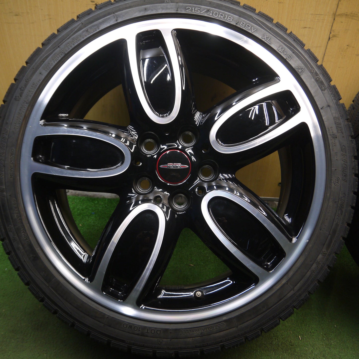 *送料無料*バリ溝！22年！キレイ！ほぼ10分★ミニ クーパー 純正 JOHN COOPER WORKS 215/40R18 スタッドレス ナンカン NK SNOW SV-2 PCD112/5H★3122714Hス