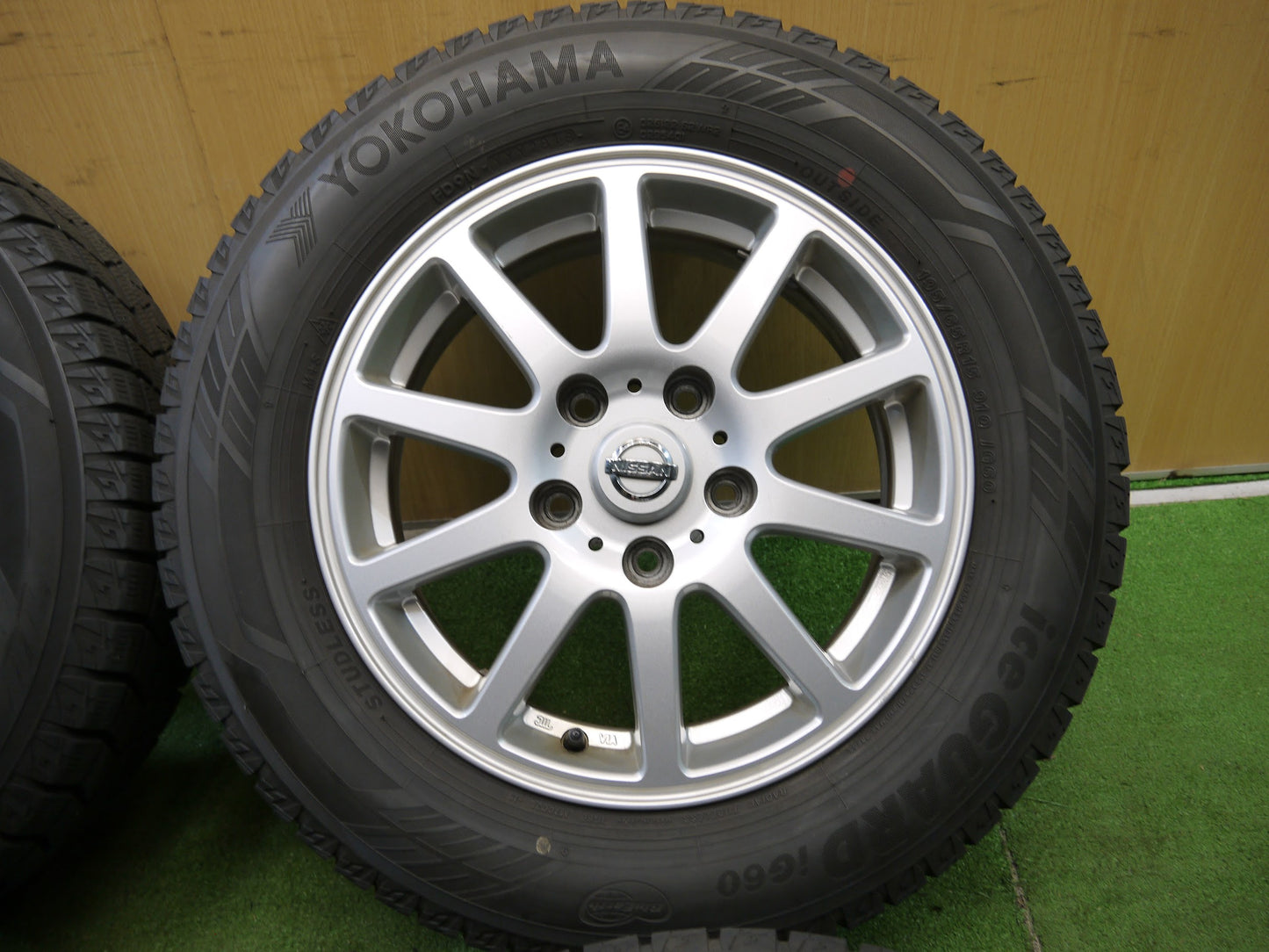 [送料無料]4本価格！18年★日産 セレナ 純正 195/65R15 スタッドレス ヨコハマ アイスガード iG60 15インチ PCD114.3/5H★2041608クス