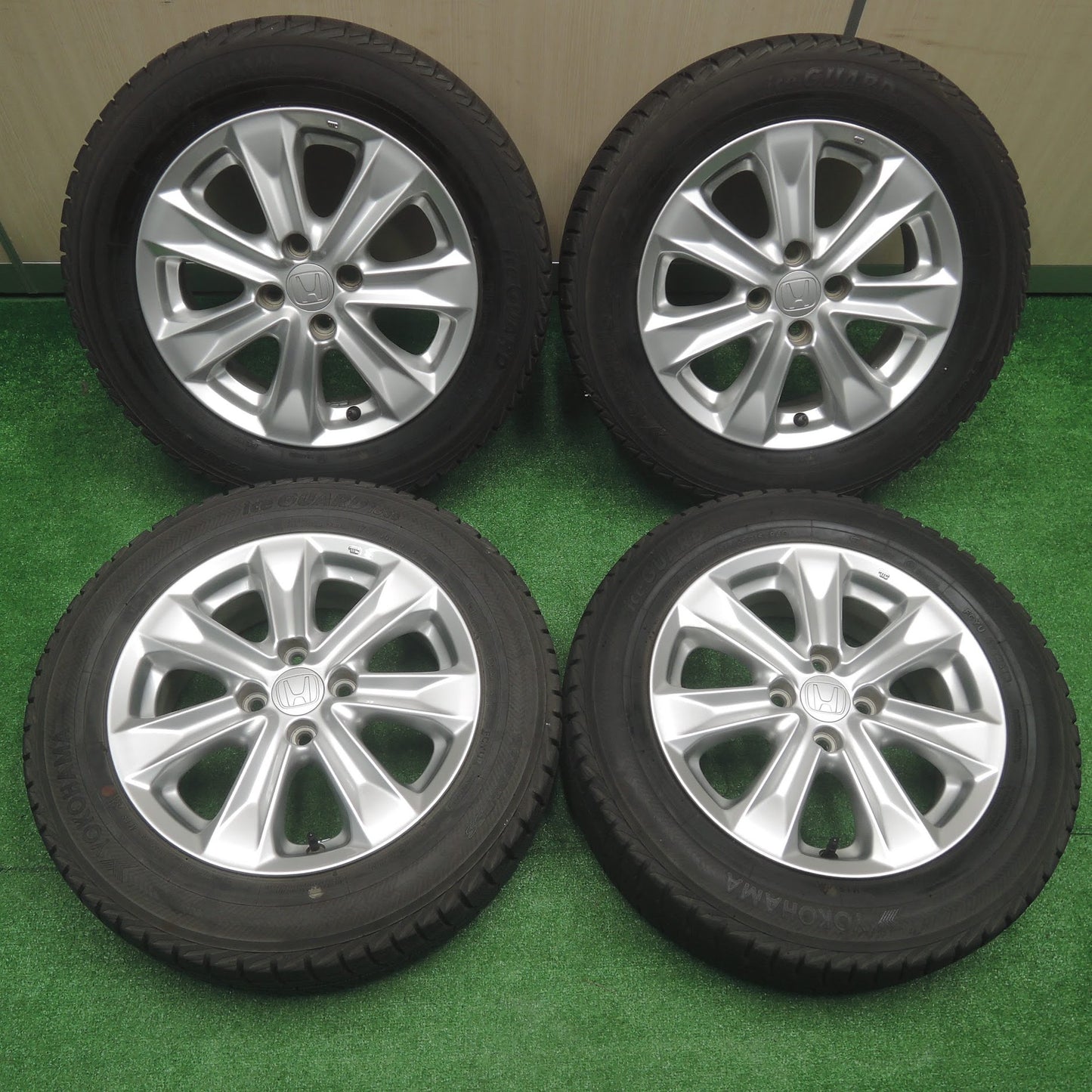 [送料無料]バリ溝！キレイ！9.5分★ホンダ GK/GP系 フィット シャトル 純正 175/65R15 スタッドレス ヨコハマ アイスガードiG30 15インチ PCD100/4H★3072709SYス