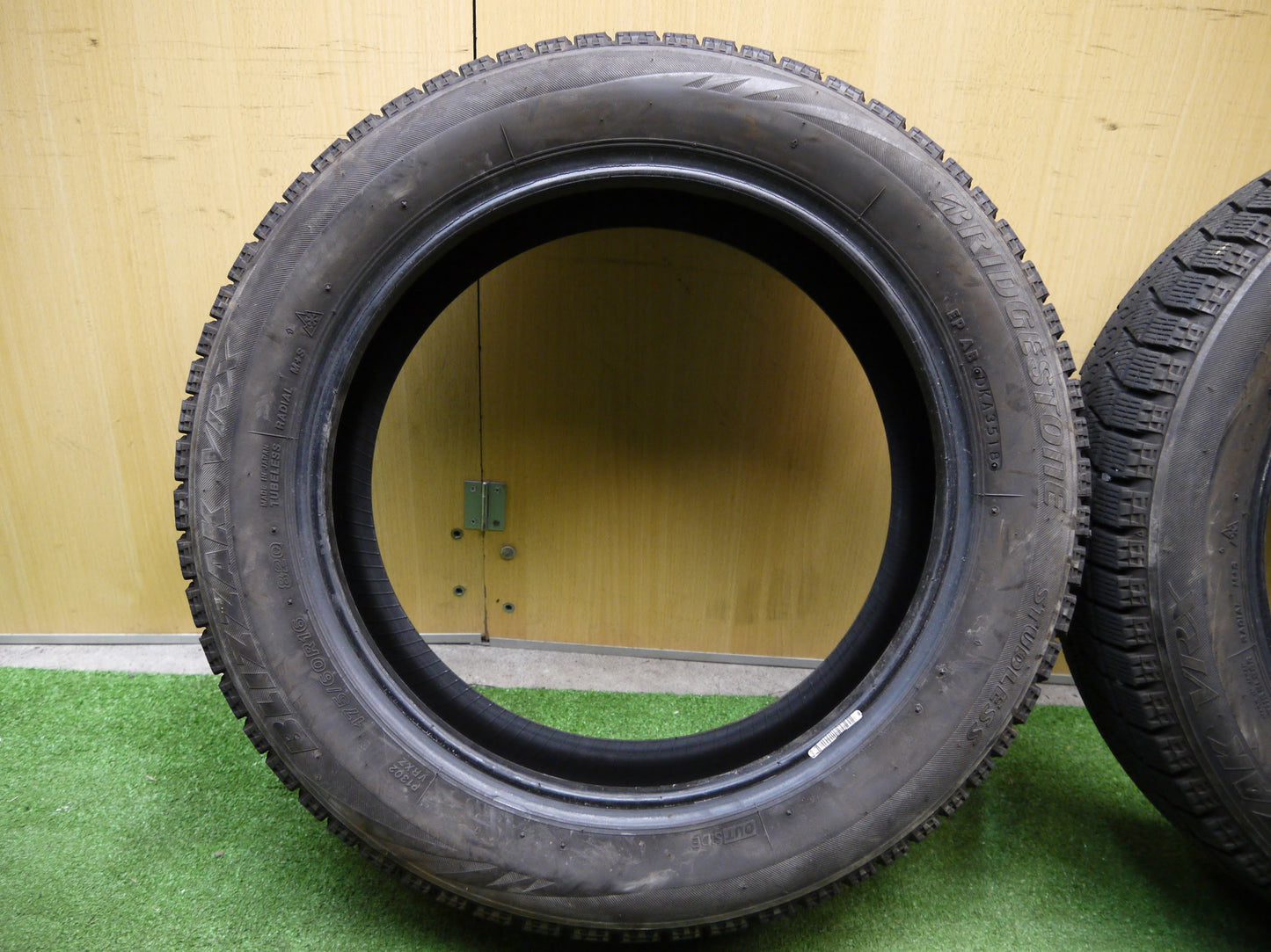 [送料無料]バリ溝！18年！8.5分★スタッドレス 175/60R16 ブリヂストン ブリザック VRX タイヤ 16インチ アクア デミオ ヤリス ラクティス 等★2020410ヤスタ