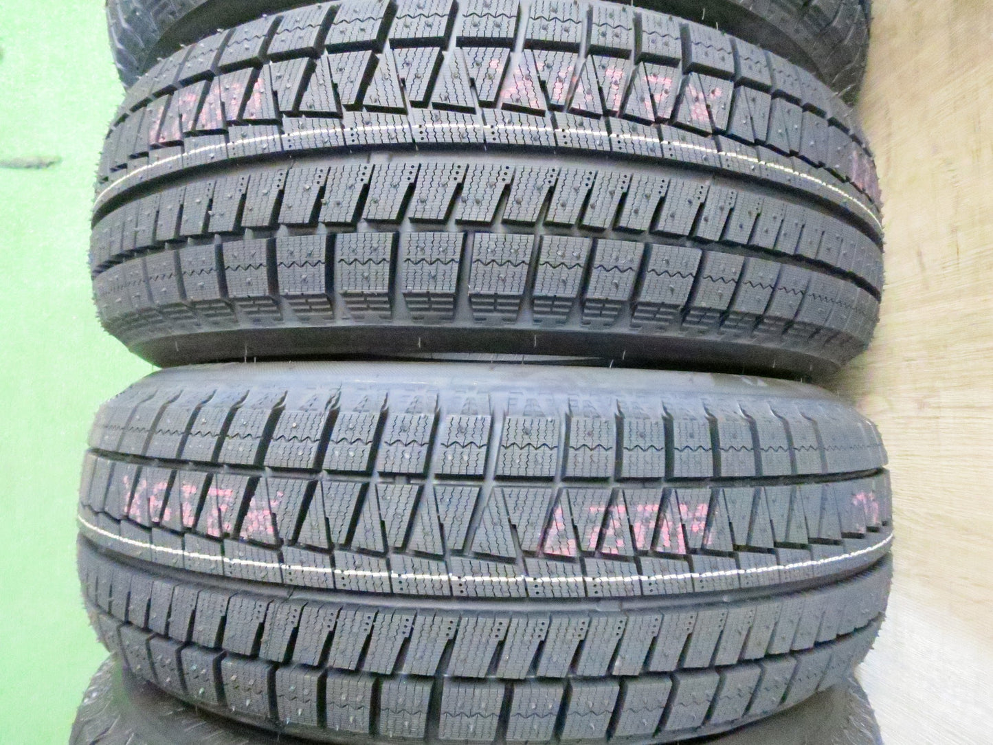 [送料無料]未使用！22年★スタッドレス 185/60R15 ブリヂストン アイスパートナー2 タイヤ 15インチ フィット スイフト ヴィッツ アクア 等★3031003Hスタ
