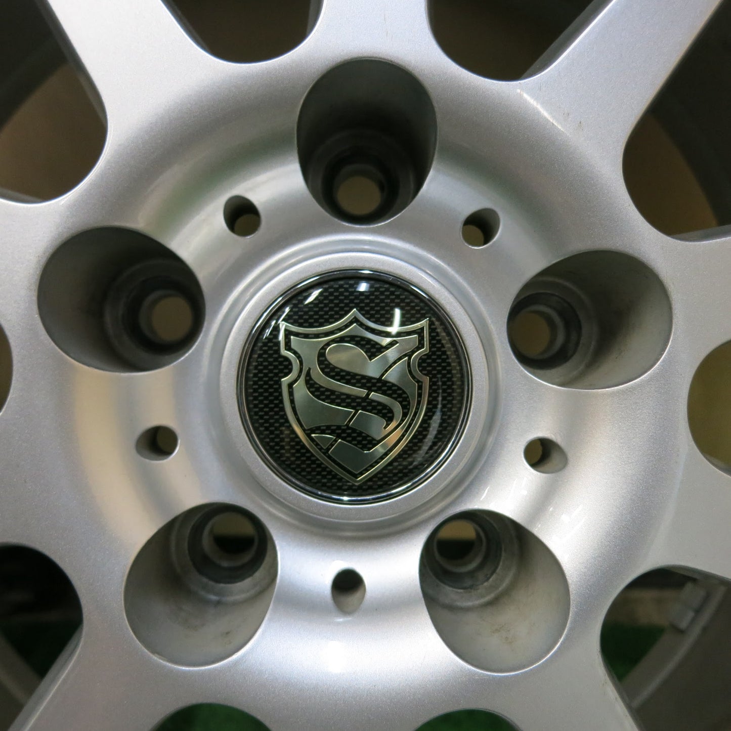 [送料無料]バリ溝！19年！キレイ！9.5分★スタッドレス 225/65R17 ブリヂストン ブリザック DM-V3 社外 アルミ ホイール 17インチ PCD114.3/5H★3062703ヒス