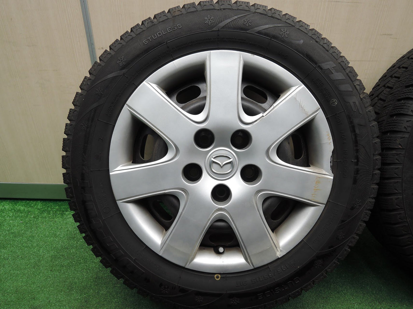 [送料無料]バリ溝！20年！9.5分★マツダ アクセラ 純正 スチール 195/65R15 スタッドレス ハイフライWin-turi212 PCD114.3/5H★3112514HAス