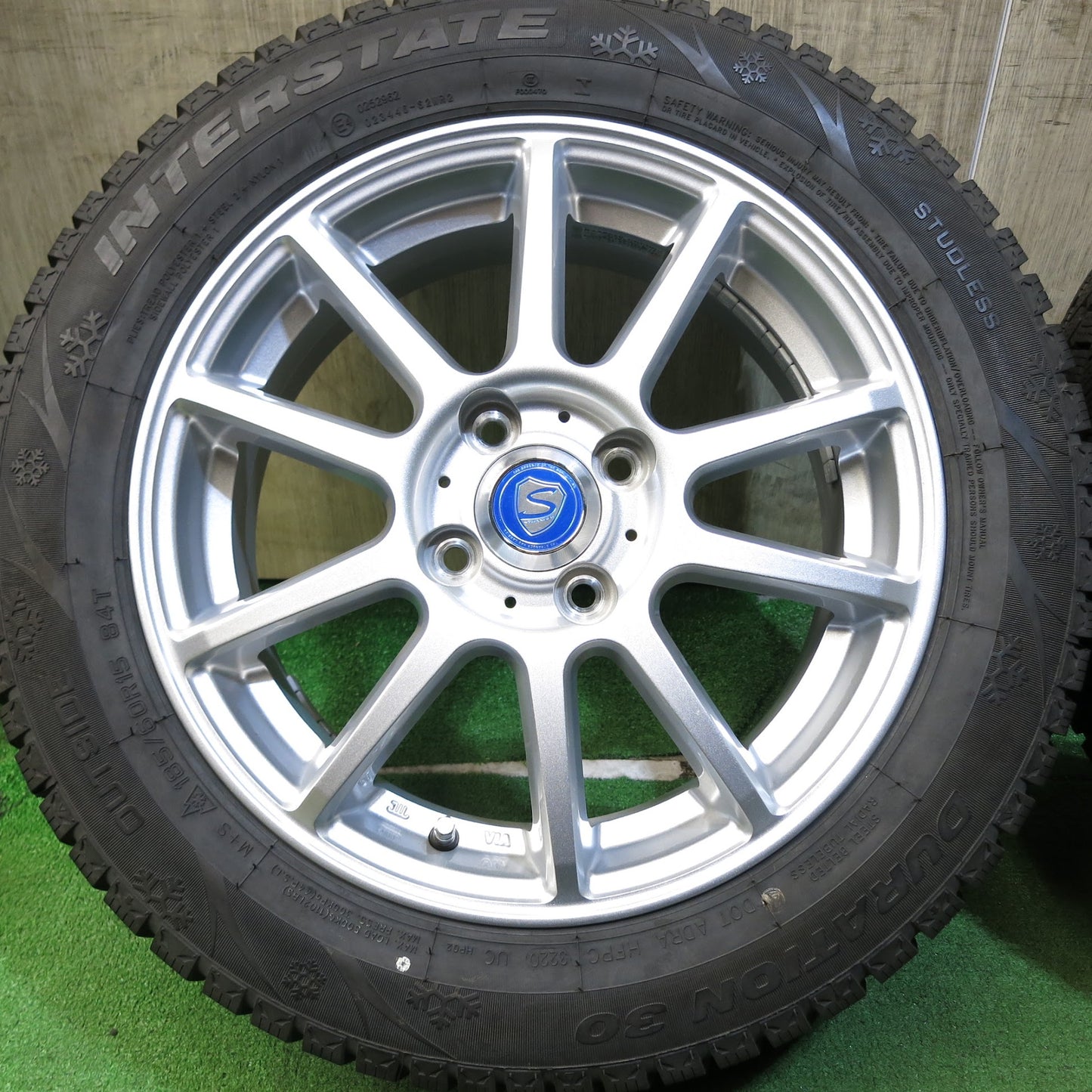[送料無料]バリ溝！20年！キレイ！9.5分★スタッドレス 185/60R15 インターステート DURATION30 STRANGER ストレンジャー 15インチ PCD100/4H★3042805Hス