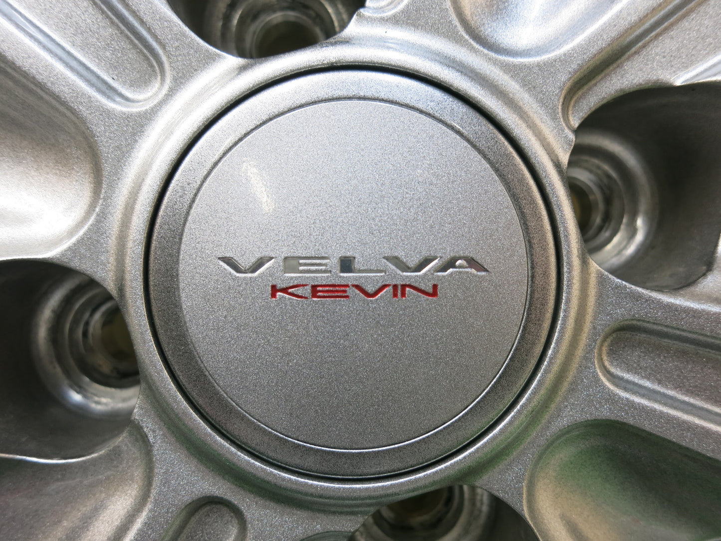 [送料無料]バリ溝！20年！キレイ！ほぼ10分★スタッドレス 175/70R14 グッドイヤー アイスナビ6 VELVA KEVIN ヴェルヴァ 14インチ PCD100/4H★3021502ヒス