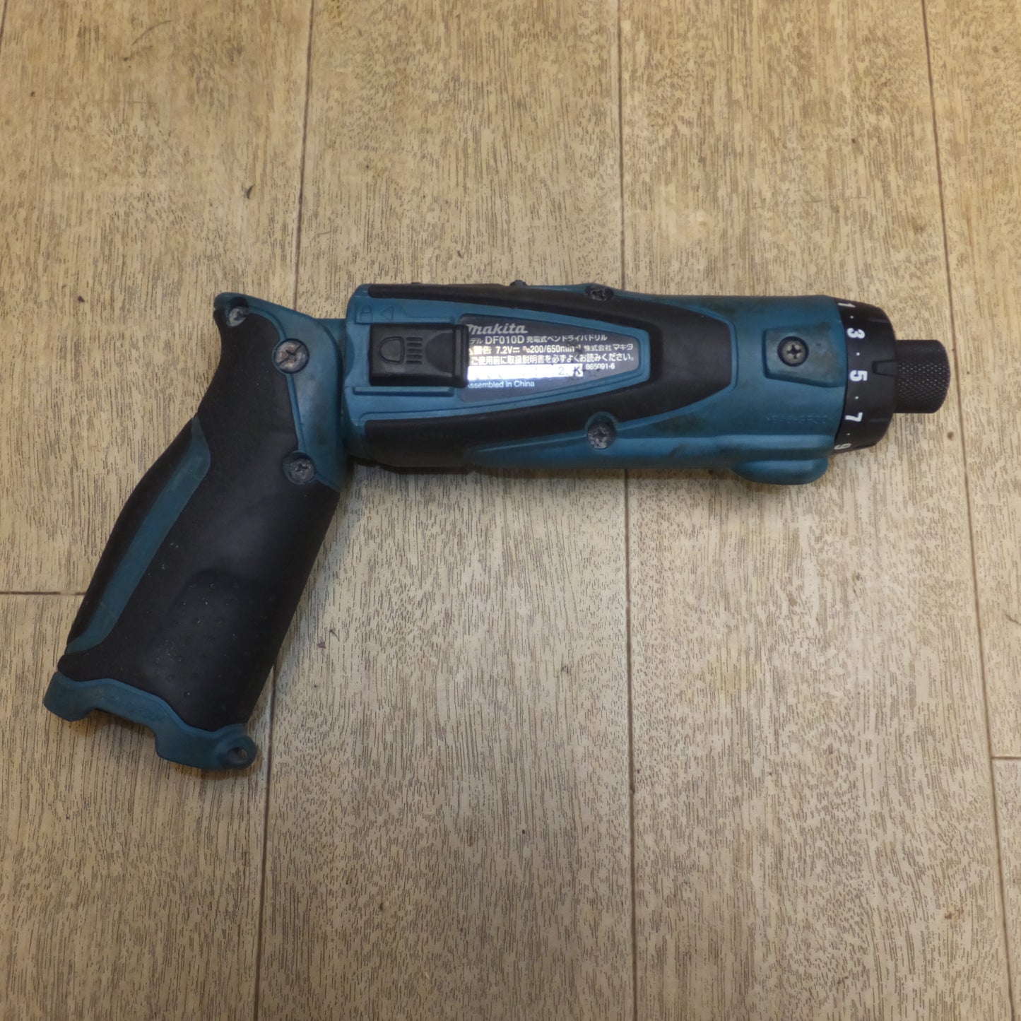 [送料無料]現状品★マキタ makita 充電式ペンドライバドリル DF010D　充電器 DC07SA　セット　バッテリ無し★