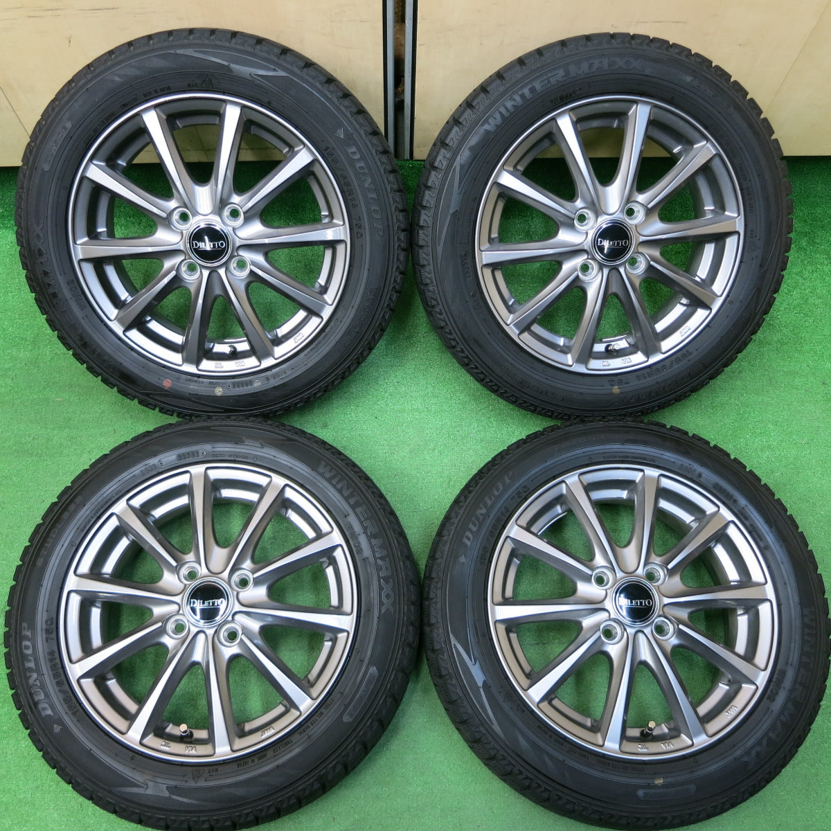 *送料無料*バリ溝！22年！キレイ！9.5分★スタッドレス 155/65R14 ダンロップ ウインターマックス WM02 DILETTO ディレット 14インチ PCD100/4H★4011702イス