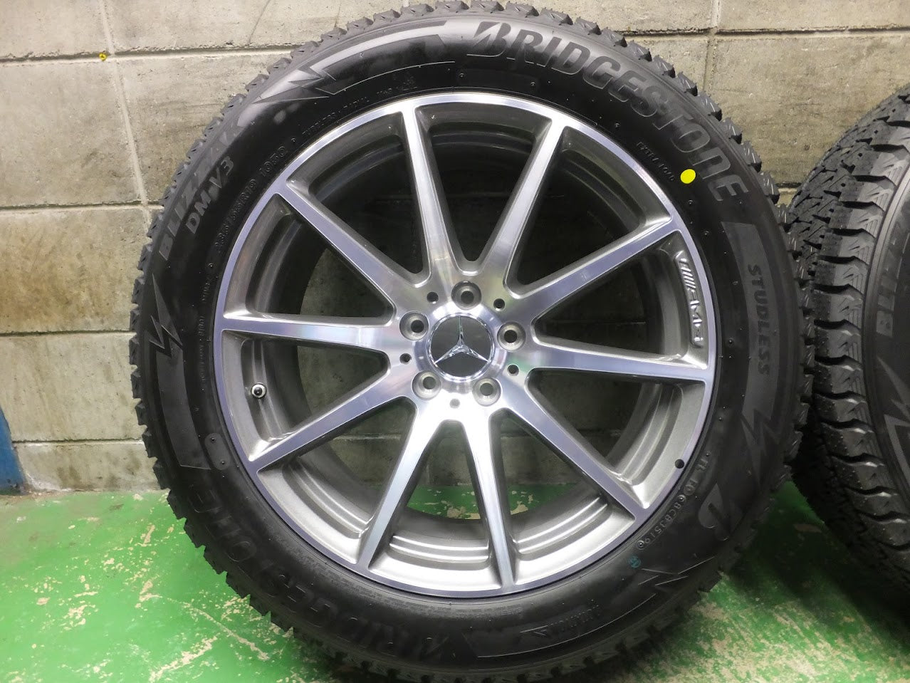 [送料無料]未使用！19年製★ベンツ GLC 純正 オプション AMG 235/55R19 スタッドレス ブリヂストン ブリザック DM-V3 19インチ PCD112/5H★