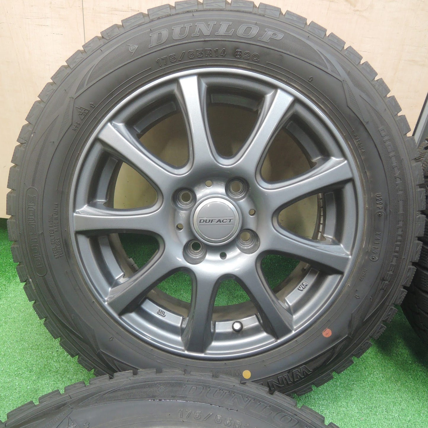 [送料無料] バリ溝！19年！キレイ！9.5分★スタッドレス 175/65R14 ダンロップ ウインターマックス WM01 DUFACT PCD100/4H★3113006SYス