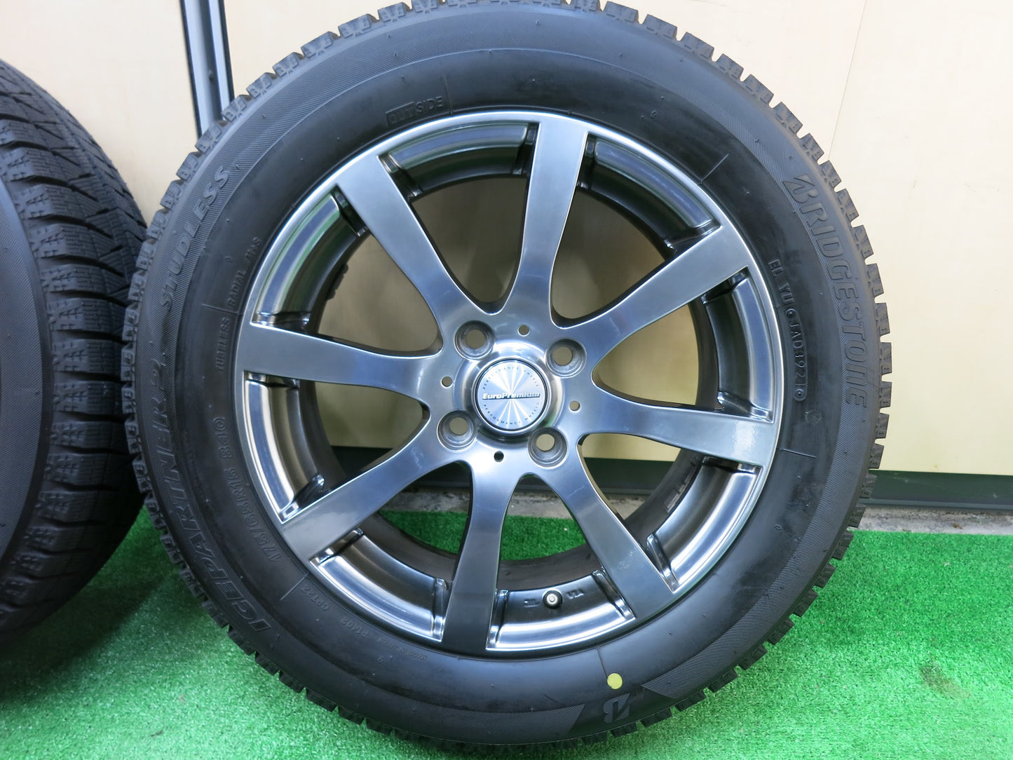 [送料無料]バリ溝！21年！キレイ！ほぼ10分★スタッドレス Euro Premium 175/65R15 ブリヂストン アイスパートナー2 ユーロプレミアム PCD100/4H★3030102ヒス