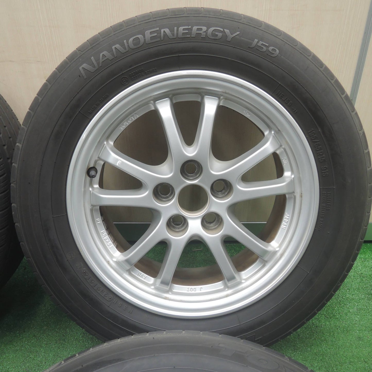 [送料無料]バリ溝！8.5分★トヨタ 50系 プリウス 純正 195/65R15 トーヨー ナノエナジー J59 15インチ PCD100/5H★3103004SYノ