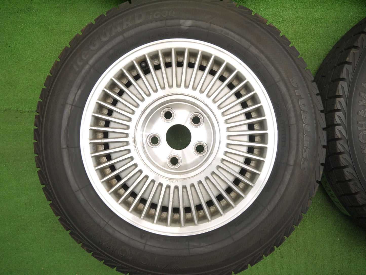 [送料無料]希少★トヨタ センチェリー純正 215/65R16 スタッドレス ヨコハマ アイスガード iG30 16インチ PCD114.3/5H★2082304アス