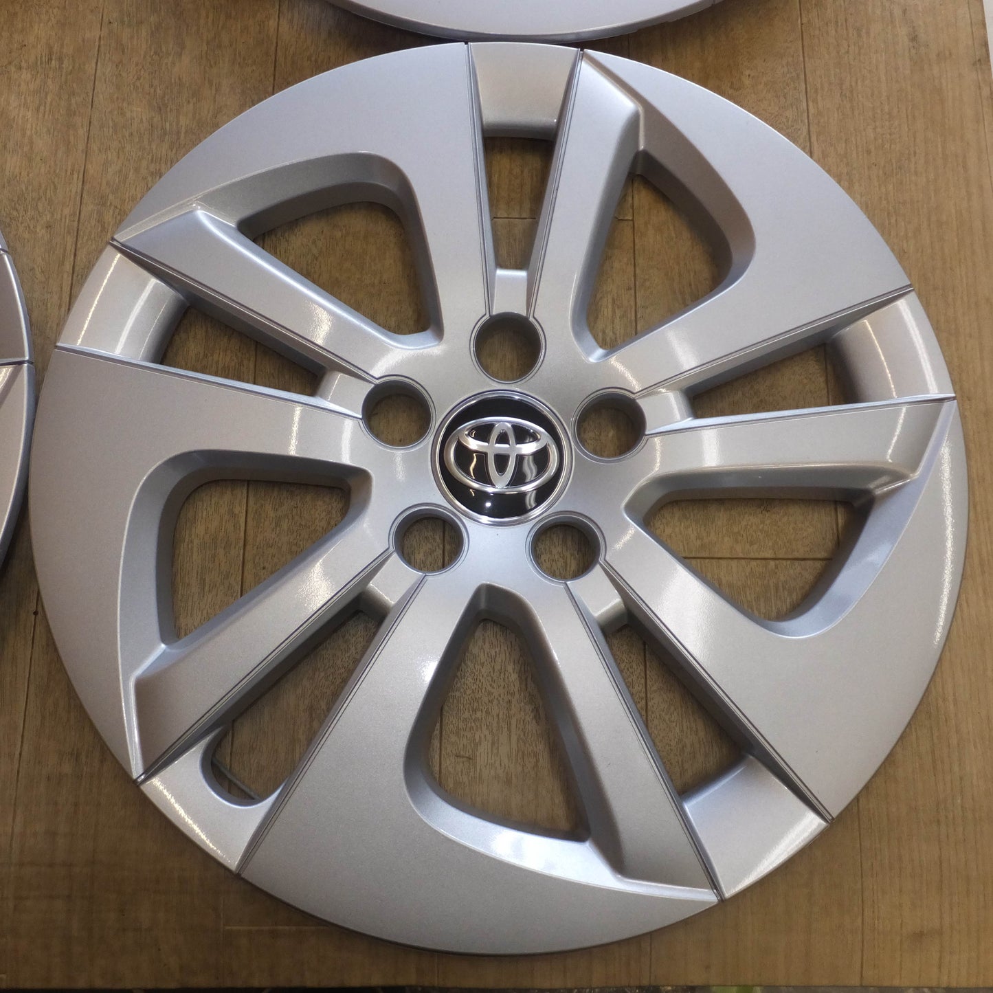 [送料無料]美品★トヨタ TOYOTA 純正 プリウス ZVW50 ZVW51 ホイールキャップ 15インチ 4枚 セット★