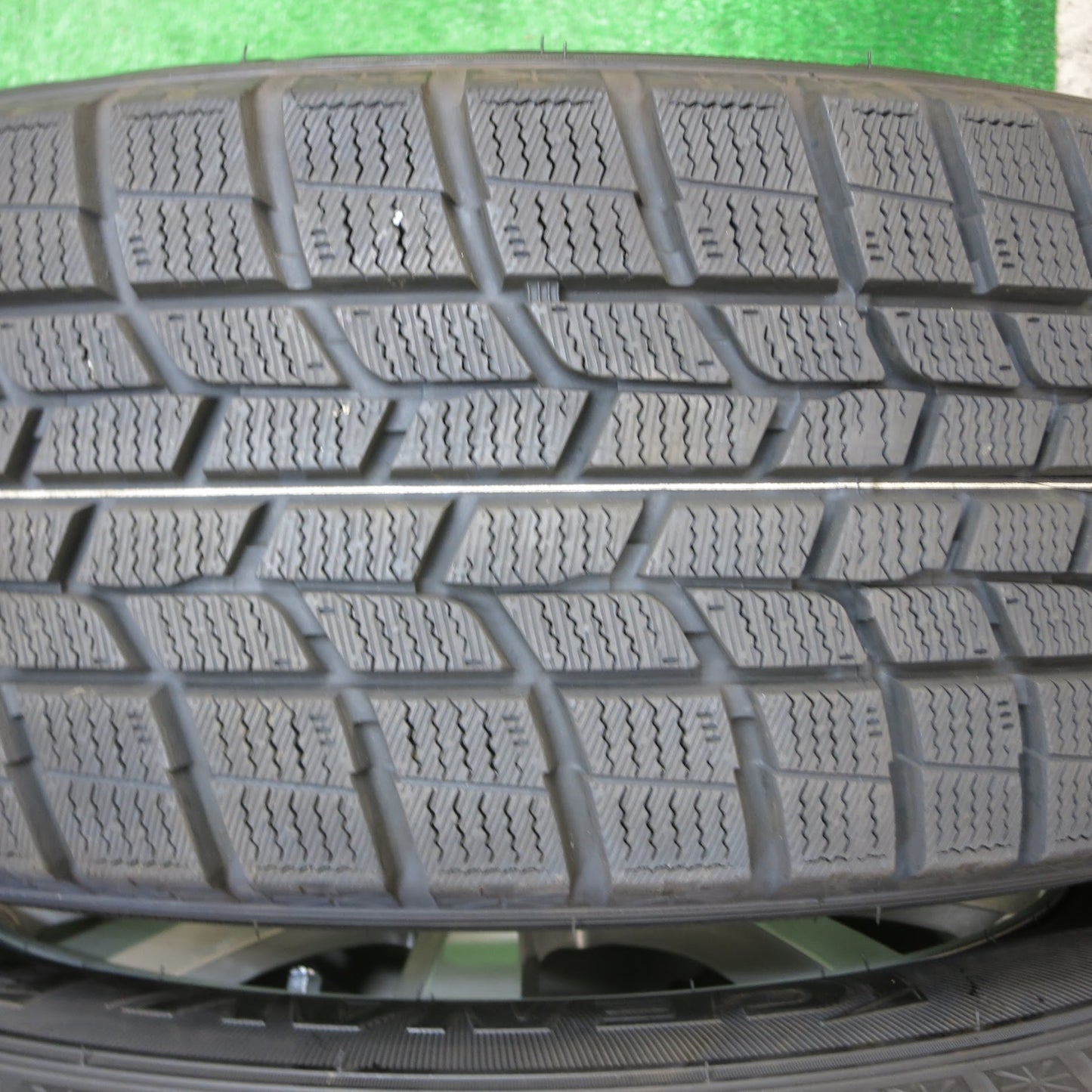 [送料無料]超バリ溝！キレイ！9.5分以上★プリウス 等 195/65R15 スタッドレス グッドイヤー アイスナビ6 ravrion RS01 ラブリオン PCD100/5H★3062401クス