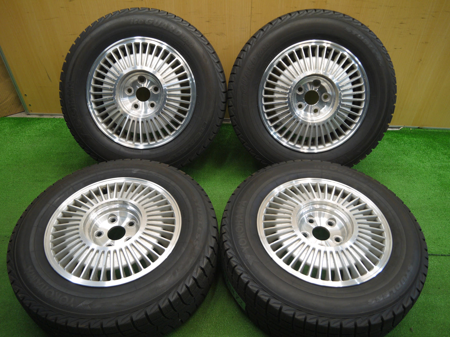 [送料無料]希少★トヨタ センチェリー純正 215/65R16 スタッドレス ヨコハマ アイスガード iG30 16インチ PCD114.3/5H★2082304アス