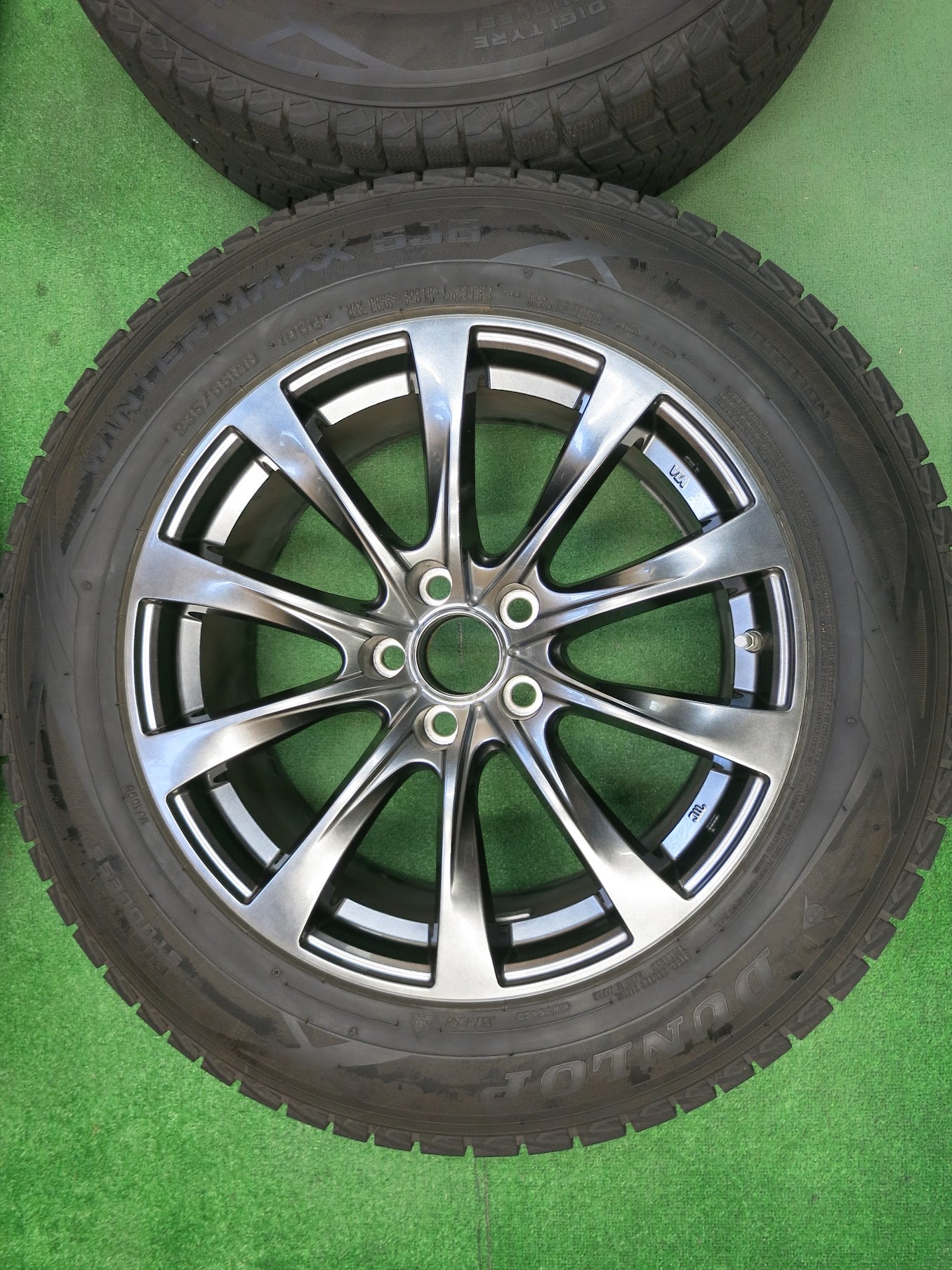 [送料無料]超バリ溝！20年！ほぼ10分★レクサス 等 235/65R18 スタッドレス ダンロップ ウインターマックス SJ8 MiD マルカ 18インチ PCD114.3/5H★3022202ヒス