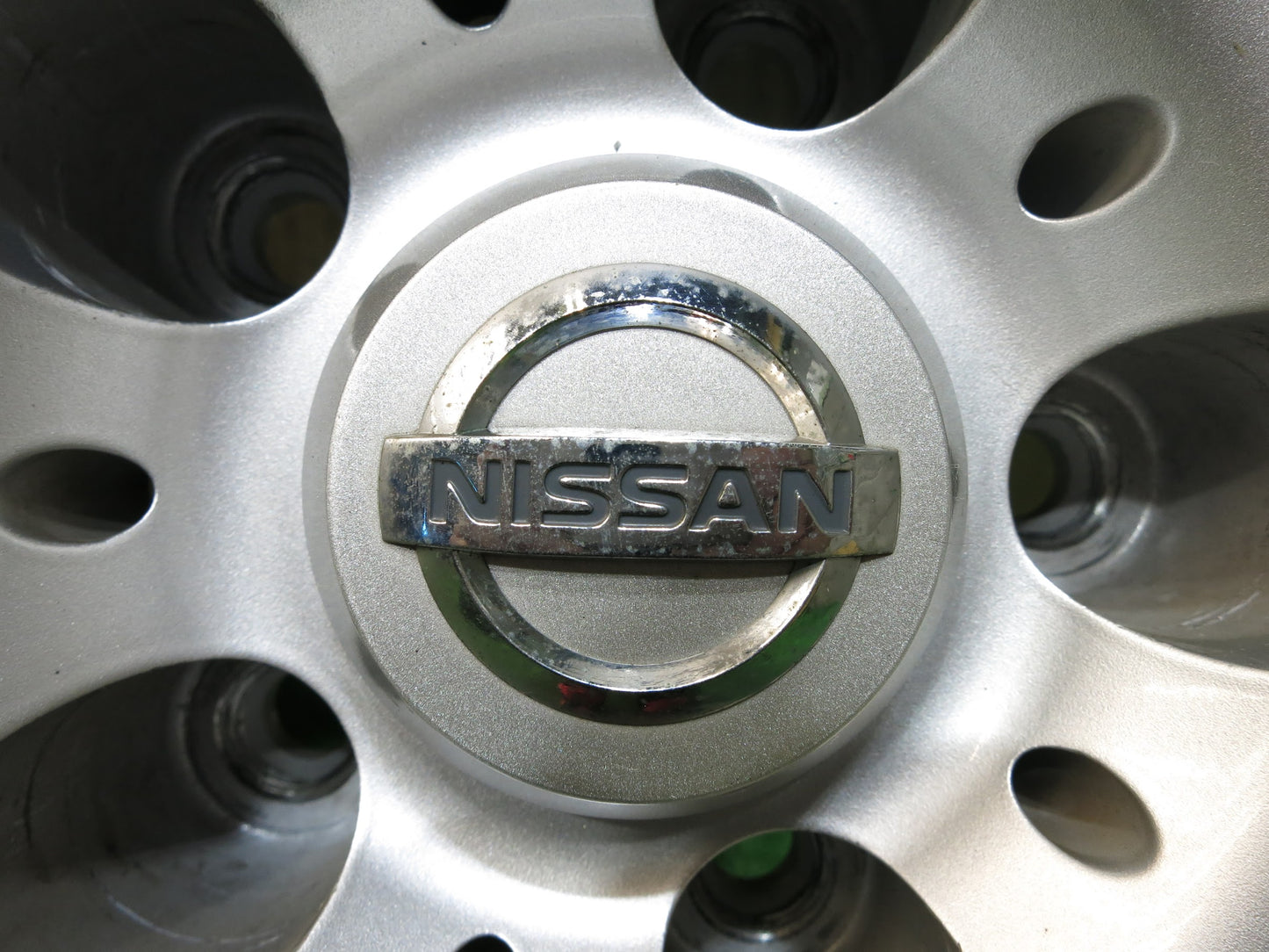 [送料無料]バリ溝！キレイ！9.5分以上★日産 エルグランド 純正 215/65R16 スタッドレス ミシュラン X-ICE XI2 16インチ PCD114.3/5H★2110904Hス