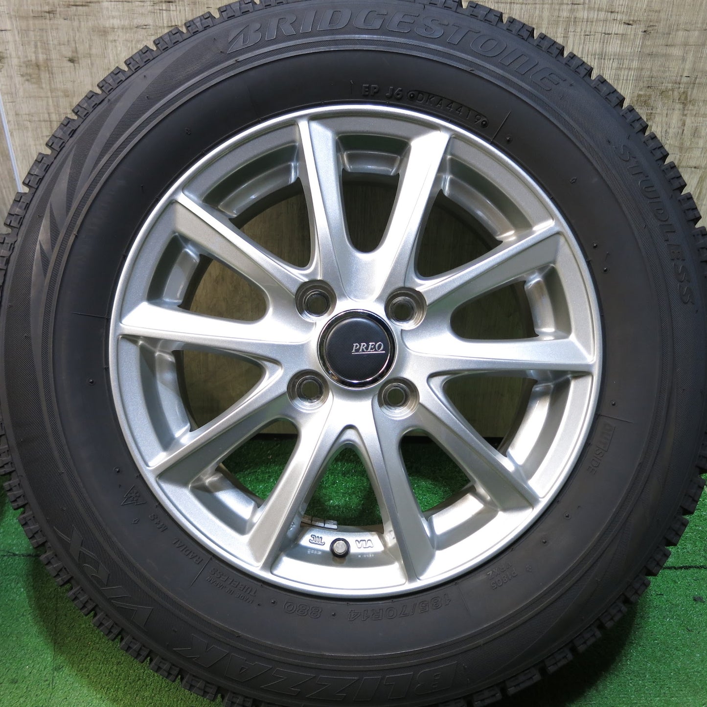 [送料無料]バリ溝！19年！キレイ！9.5分★スタッドレス 185/70R14 ブリヂストン ブリザック VRX PREO 社外 アルミ 14インチ PCD100/4H★3042610Hス